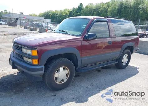 1998 Chevrolet Tahoe z USA, uszkodzony, nr VIN 3GNEK18R4WG122252
